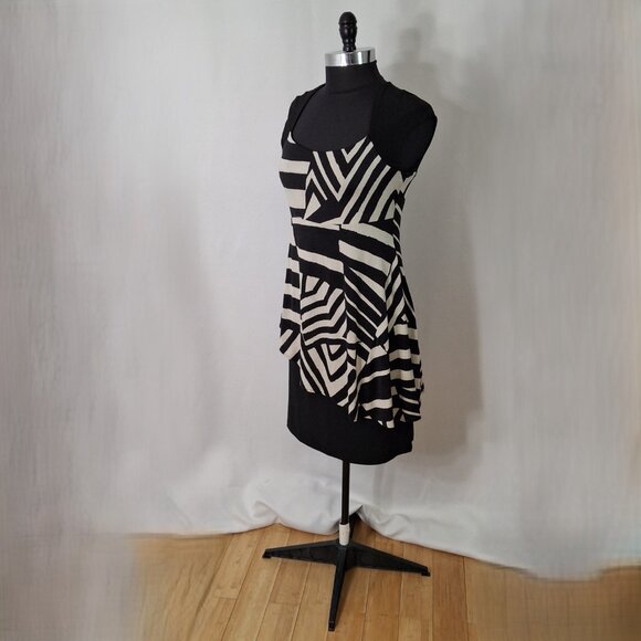 Slimming Simon Chang Black Beige Peplum Tiered Dress , Size Medium - Picture 2 of 6